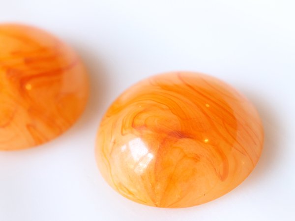 画像2: ドイツヴィンテージ・ルーサイトのカボション【ハニー】2個 23mm (2)