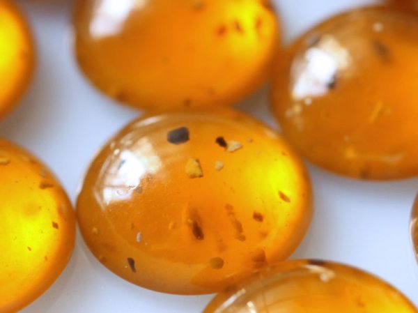 画像2: ヴィンテージ・ルーサイトのカボション　【フレークイン・トパーズ 18mm】2個 (2)