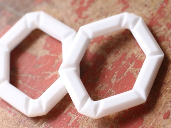 画像3: ドイツヴィンテージ・ルーサイトパーツ【ヘキサゴン・ホワイト】2個 (3)
