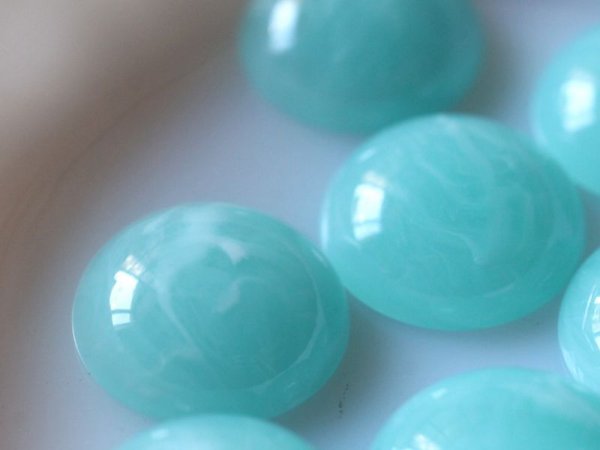 画像2: ドイツヴィンテージ・ルーサイトのカボション【小アクア18mm】2個 (2)