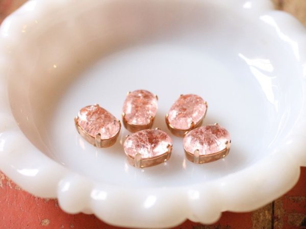 画像2: ドイツヴィンテージラインストーン　オーバル14×10【クラックルピンク】縫付け用台座　2個　 (2)