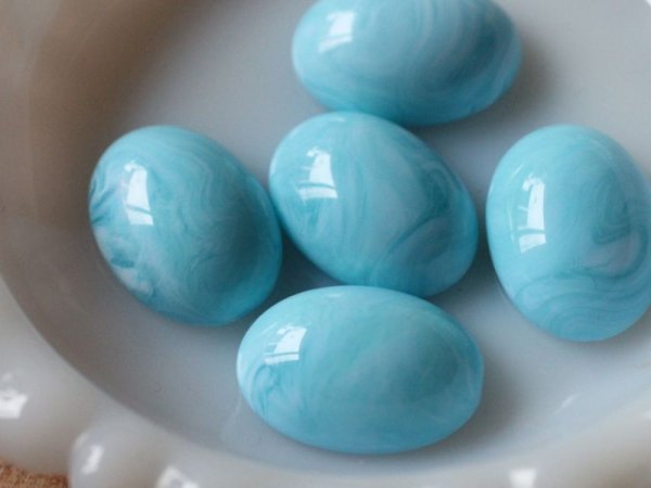 画像3: ドイツヴィンテージのカボション【オペーク・水色】25×18mm 2個 (3)
