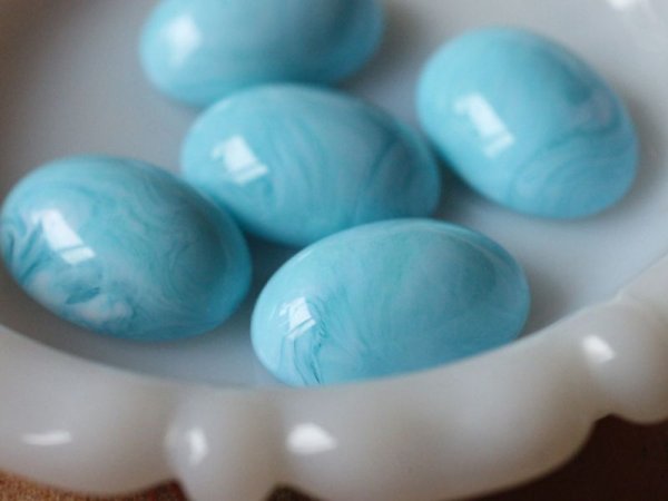 画像4: ドイツヴィンテージのカボション【オペーク・水色】25×18mm 2個 (4)