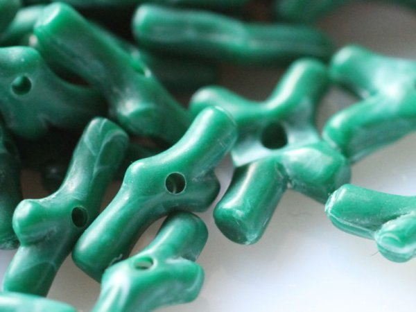 画像2: ヴィンテージ・ルーサイトの緑色のコーラル　珊瑚　25個　 (2)