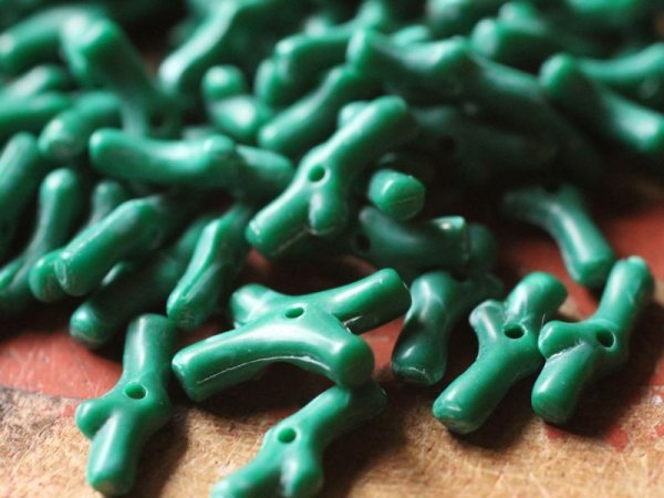 画像4: ヴィンテージ・ルーサイトの緑色のコーラル　珊瑚　25個　 (4)