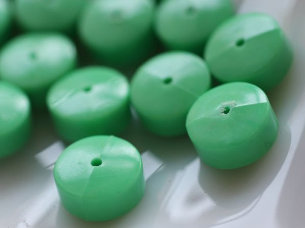 画像2: 在庫限り★ドイツヴィンテージ　ルーサイト系ビーズ【ディスク・ブライトグリーン】　20個 (2)