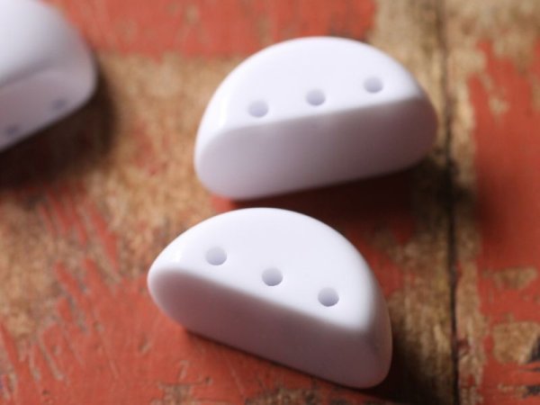 画像2: ドイツヴィンテージのルーサイトビーズ【スペーサービーズ3穴ホワイト】 (2)