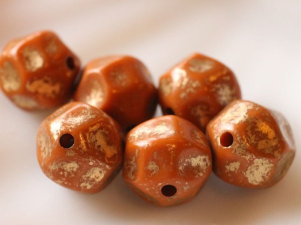 画像2: ドイツヴィンテージのルーサイトビーズ【モカ・ゴールド】18mm　1個 (2)