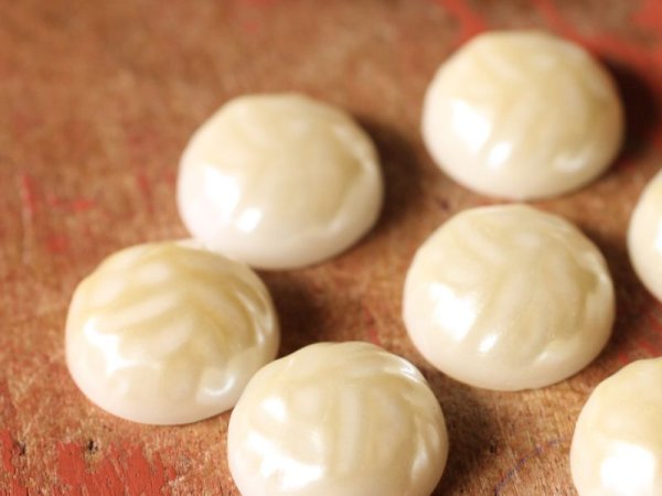 画像5: ヴィンテージのバロックパールカボション【プラスチック・アイボリー16mm】　2個 (5)