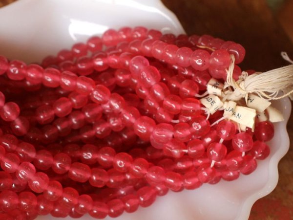 画像4: ジャパンヴィンテージ　ローズ色のバロックビーズ【B】　直径約7-8mm 約45粒 　 (4)