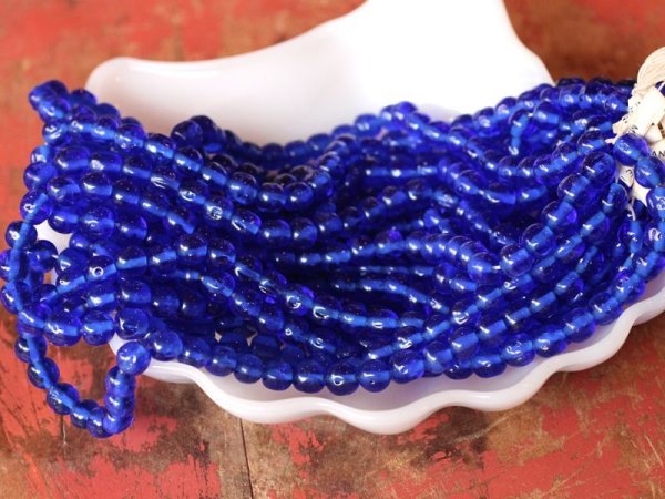 画像5: ジャパンヴィンテージ　サファイア色バロックビーズ　約7-8ｍｍ　約45粒 　 (5)