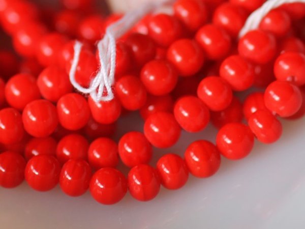 画像2: ジャパンヴィンテージ　クラシックレッドラウンドビーズ　約6ｍｍ　約180粒　卸× (2)