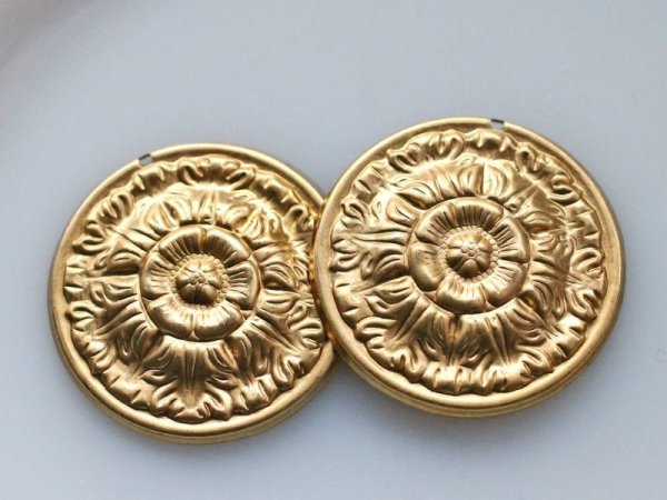 画像3: USA真鍮製　フラワーロゼッタドロップ２個　直径29.5ミリ (3)