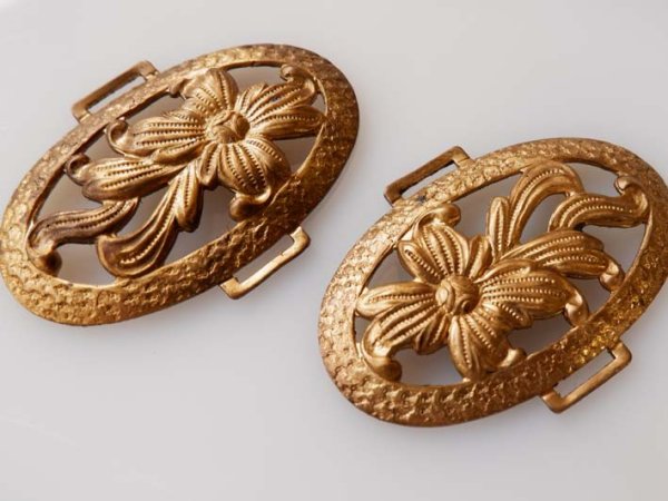 画像2: ヴィンテージUSA真鍮製　大き目フラワーコネクター　1個 (2)