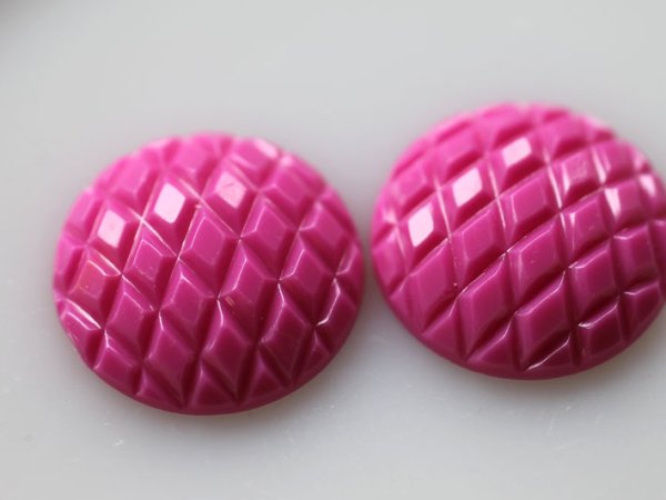画像2: ドイツヴィンテージ　ルーサイトのカボション　【濃ピンク・バスケット】22ミリ　2個 (2)