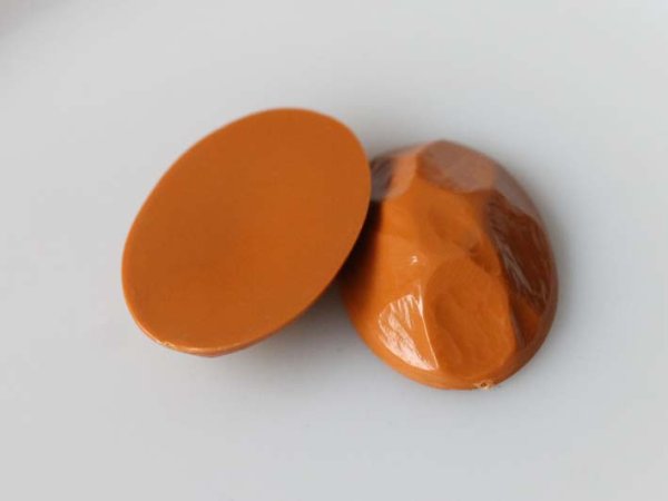 画像3: ドイツヴィンテージのルーサイト系カボション【シェイブド・オーバル・キャメル】2個 (3)