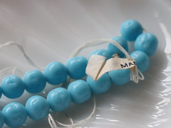 画像4: ジャパンヴィンテージ　水色のバロックビーズ　7-8mm 約45粒 　 (4)