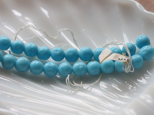 画像3: ジャパンヴィンテージ　水色のバロックビーズ　7-8mm 約45粒 　 (3)