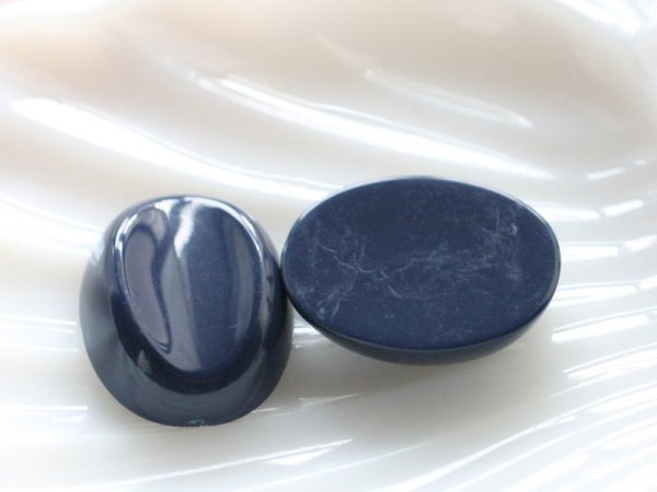 画像2: ジャパンヴィンテージ　プラスチック系のカボション　【艶有オーバルカーブドネイビー】2個 (2)