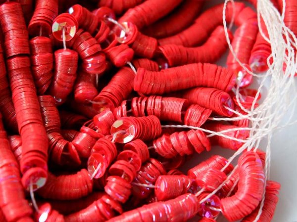 画像3: フランスヴィンテージのスパンコール【コーラルＡＢ・カップ4mm】1本　オートクチュール刺繍に。 (3)