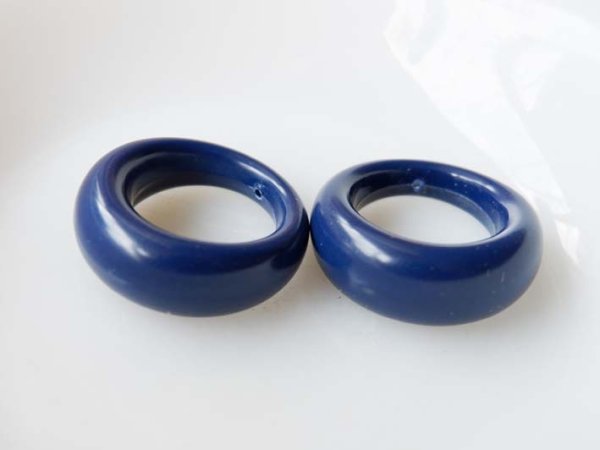 画像2: ドイツヴィンテージ　ミニドロップ【ネイビー】26.5ミリ　2個 (2)