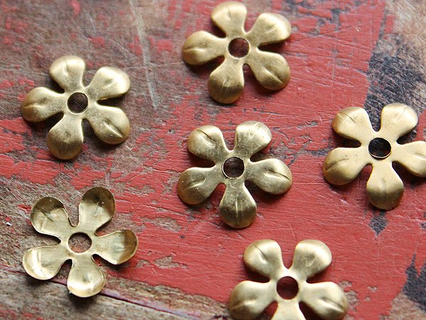 画像2: 真鍮製スタッカブル・フラワーパーツ【ミニ1】　6個 (2)