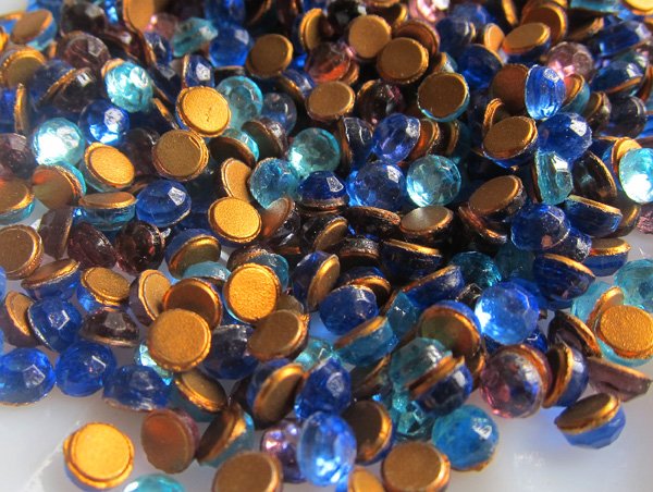 画像3: 西ドイツヴィンテージ　ブルー系フラットバックラインストーン20ss　4ミリ 5グラム (3)