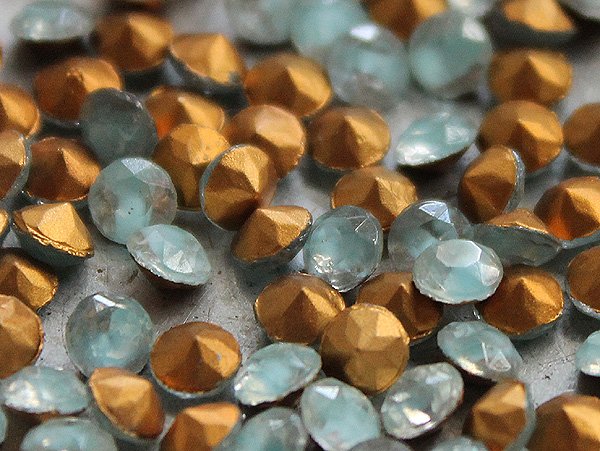 画像2: ヴィンテージ・ギブレラインストーン17ss（約4mm) 水色×クリアー (2)