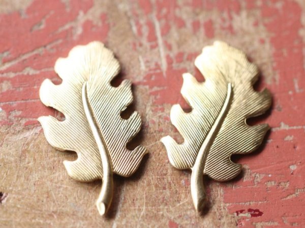 画像3: アメリカ製 真鍮(ブラス)パーツ・オークリーフ【小】（左右対称2個セット） (3)