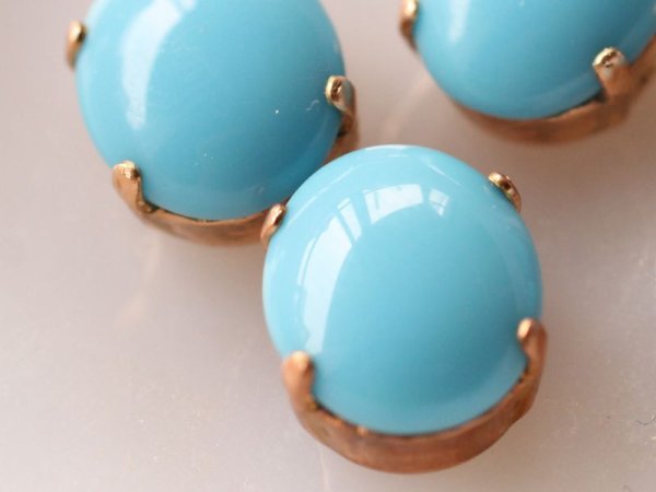 画像2: ドイツヴィンテージ　ターコイズブルー・ラインストーン＋縫付け用台座10×8ミリ　4個 (2)