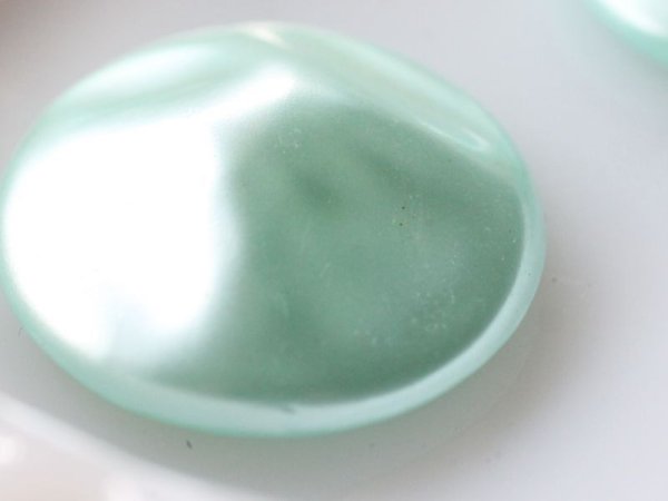 画像4: ヴィンテージ・ルーサイト系パールカボション【ラージバロック・ブルー 28mm】2個 (4)