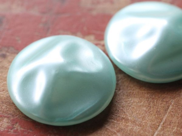 画像6: ヴィンテージ・ルーサイト系パールカボション【ラージバロック・ブルー 28mm】2個 (6)