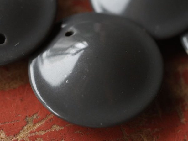 画像4: ヴィンテージ ルーサイトラウンド・ソーサードロップ【ダークグレー27mm】2個 (4)