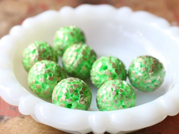 画像4: ドイツヴィンテージのルーサイトビーズ【モザイク　グリーン＆ゴールド】18mm (4)