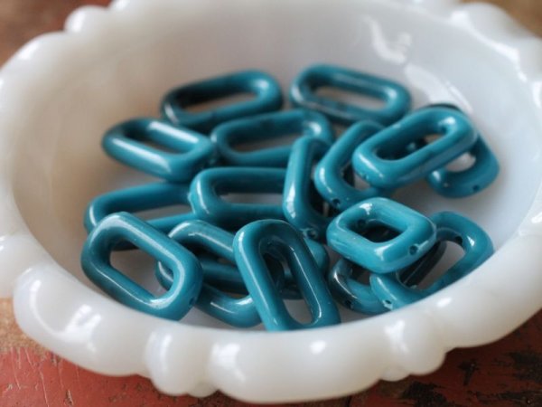 画像2: ドイツヴィンテージのルーサイトビーズ【楕円リング・ターコイズブルー】4個 (2)