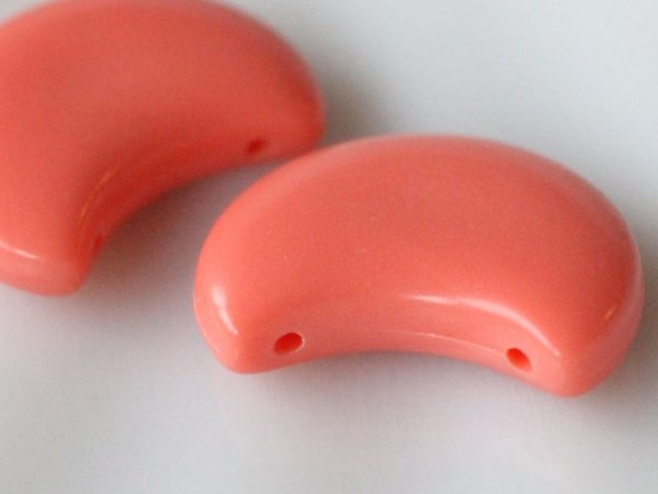 画像3: ヴィンテージのルーサイトビーズ【クレセント2ホール】サーモン (3)