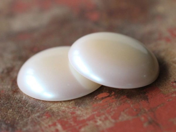 画像2: ジャパンヴィンテージ・パールカボション【ラウンド薄め22ｍｍ】　2個 (2)