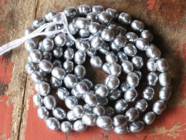 画像3: ジャパンヴィンテージ・ガラスパール【6.5ミリ・バロック・55粒前後】グレー色 (3)