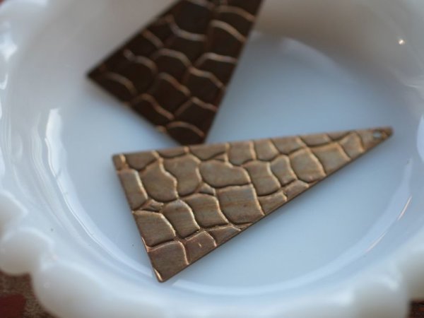 画像2: USA真鍮製 ヴィンテージ　三角ジラフパターン　52ミリ　2個 (2)