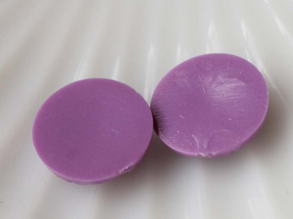 画像5: ドイツヴィンテージのルーサイト系カボション【毛糸玉・パープル　約20ミリ】2個 (5)