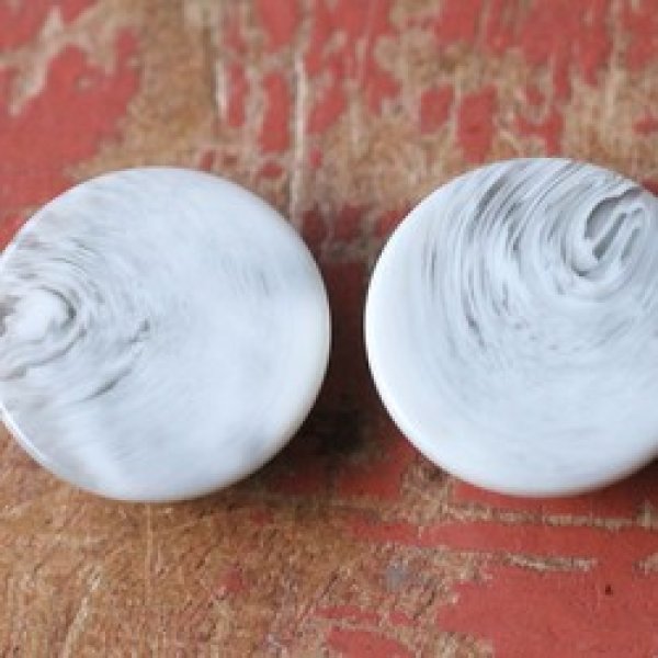 画像2: ジャパンヴィンテージ　マーブル・ラウンドカボション【小15ミリ】グレー2個 (2)