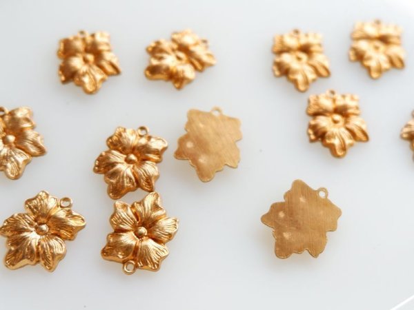 画像2: ヴィンテージUSA真鍮製　ゼラニウムチャーム　2個 (2)