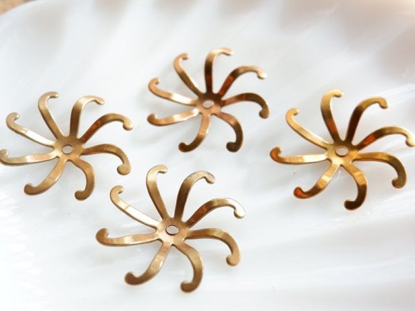 画像3: ヴィンテージのスタッカブルフラワーパーツ　【スクロールB】31ミリ　2個 (3)