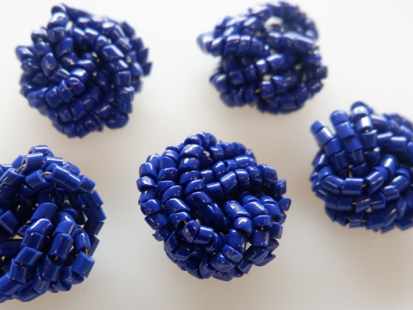 画像1: チェコヴィンテージ　ビーズモチーフ【ブルー】2個 (1)