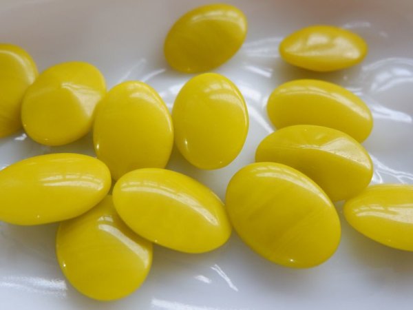 画像3: ドイツヴィンテージ　ガラスカボション【マスタードイエロー】1個　25×18mm (3)