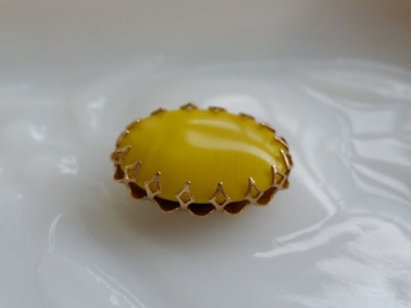 画像2: ドイツヴィンテージ　ガラスカボション【マスタードイエロー】1個　25×18mm (2)