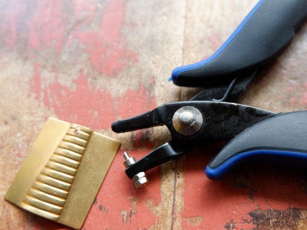 画像5: 穴あけ工具　【直径1.5ミリ】　スペア部品付　割引対象外商品 (5)