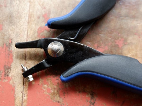 画像3: 穴あけ工具　【直径1.5ミリ】　スペア部品付　割引対象外商品 (3)