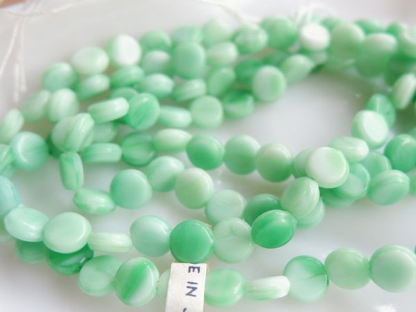 画像4: チェリーブランド　ジャパンヴィンテージ・コインビーズ【グリーンマーブル】8ミリ　115粒 (4)