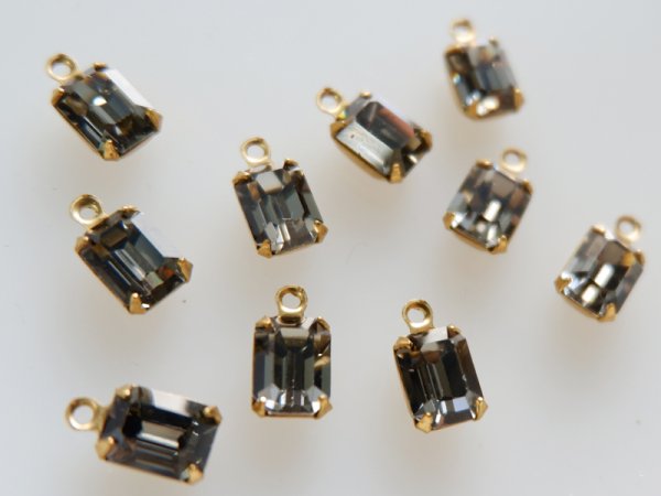 画像2: ヴィンテージスワロフスキー・ラインストーン【ブラックダイヤモンド】8×6ミリ　カン付きセッティング　2個 (2)